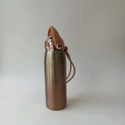 ماگ مدل فلاسک رنگ طلایی