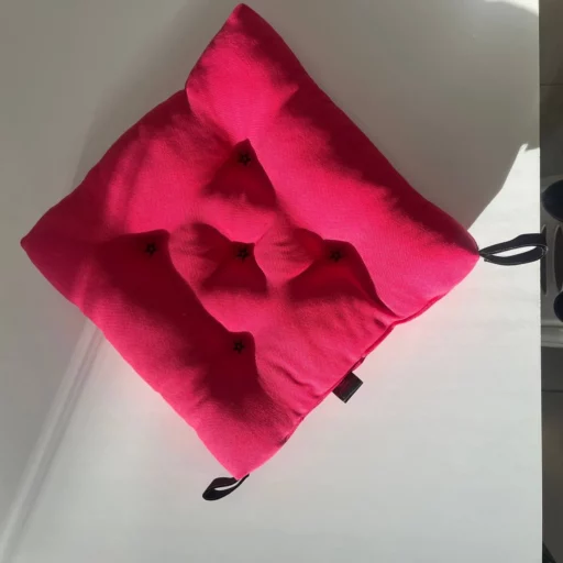 پد بالشتی مناسب صندلی رنگ قرمز