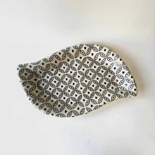 اردو خوری طرح گل سفید