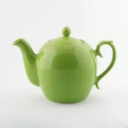 قوری رنگ سبز مدل ساده دسته دار