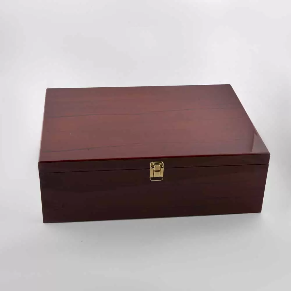 قاشق و چنگال137 پارچه ( جعبه چوبي )