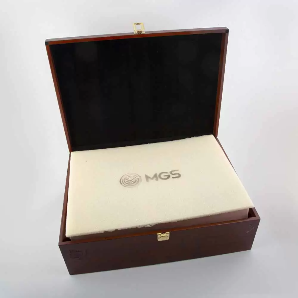 قاشق و چنگال137 پارچه ( جعبه چوبي )