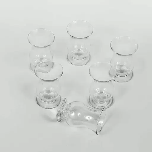 استکان طرح پرا شیشه ای پایه دار