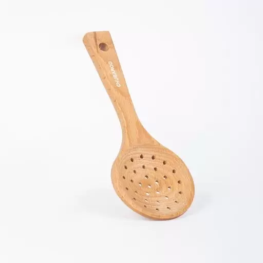 کفگیر سوراخ دار جنس چوبی