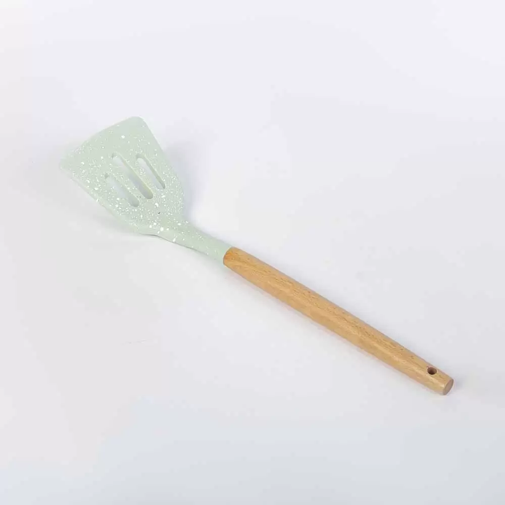 کفگیر مدل دسته چوبی رنگ سبز