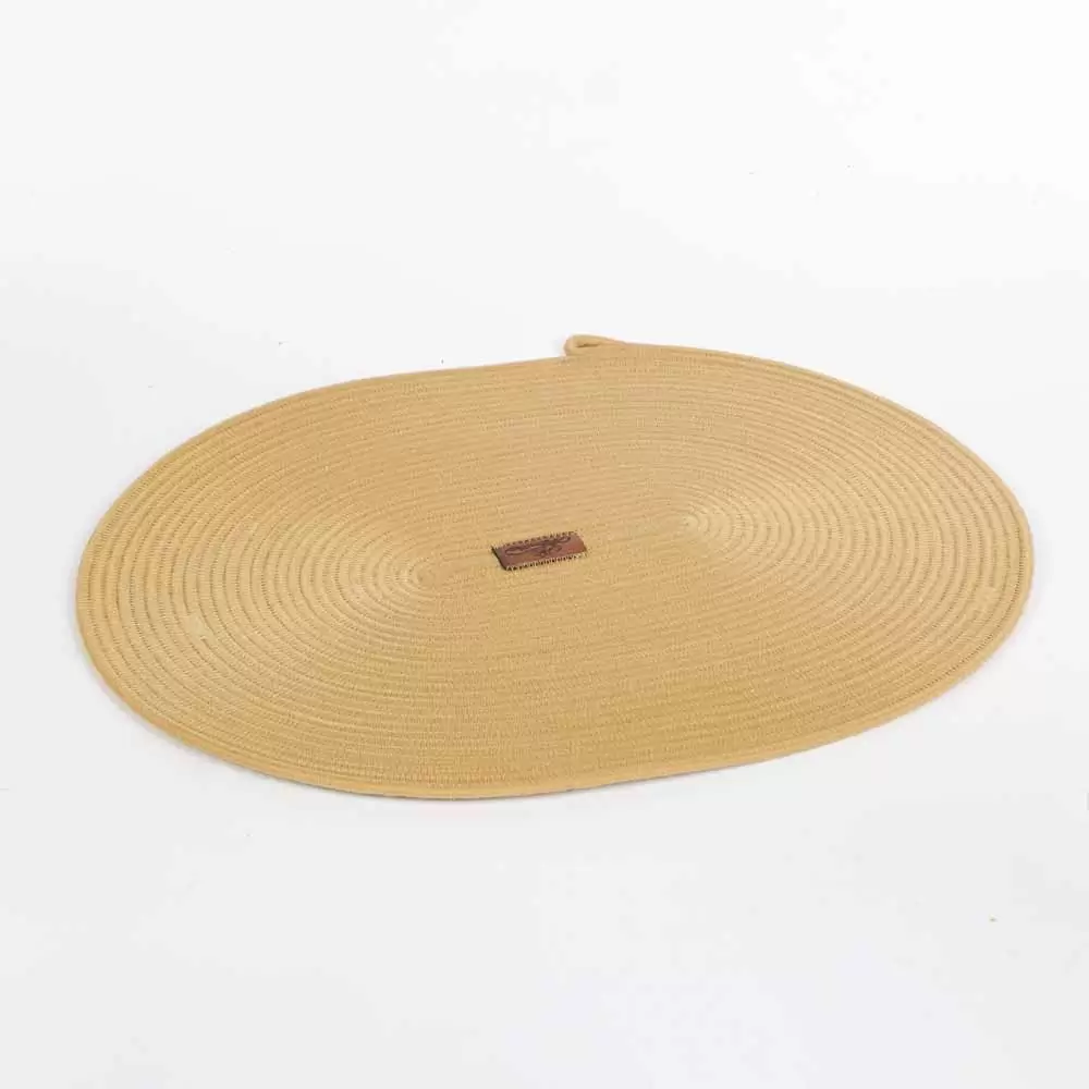 زیر بشقابی رنگ کرم بیضی