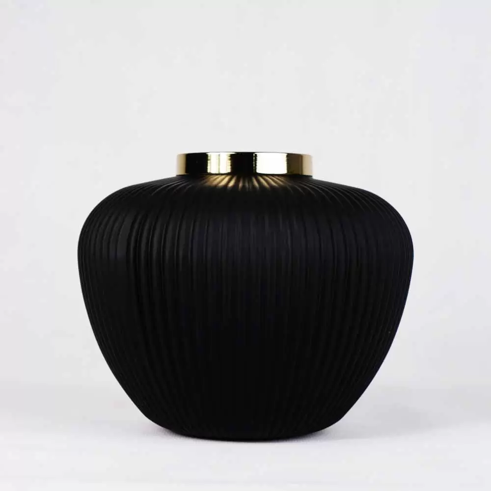 گلدان مات مشکی (نمای رو به رو)