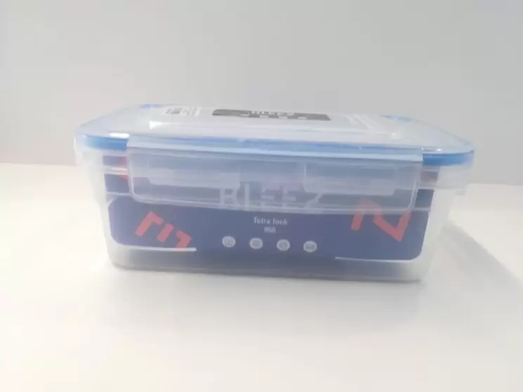 ظرف نگهدارنده شفاف آبی - کلیز - 900CC درب قفل دار ساده