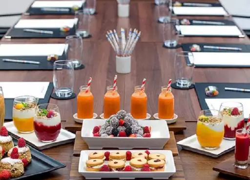 بهترین ظروف پذیرایی برای محیط های کاری